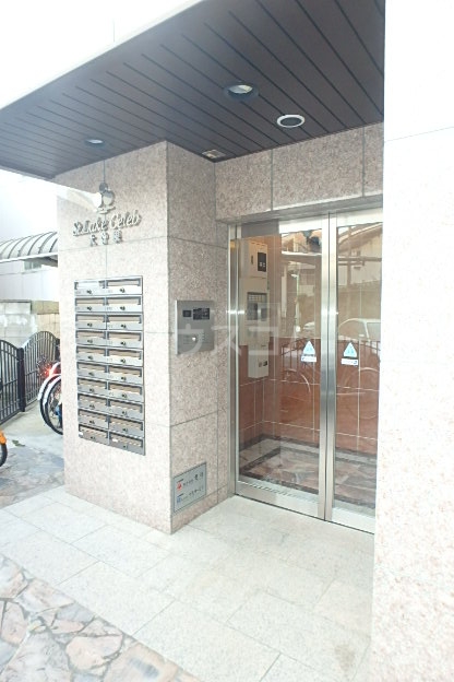 22/30 エントランス