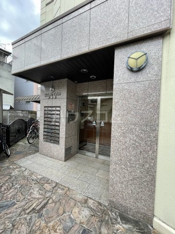 23/30 エントランス