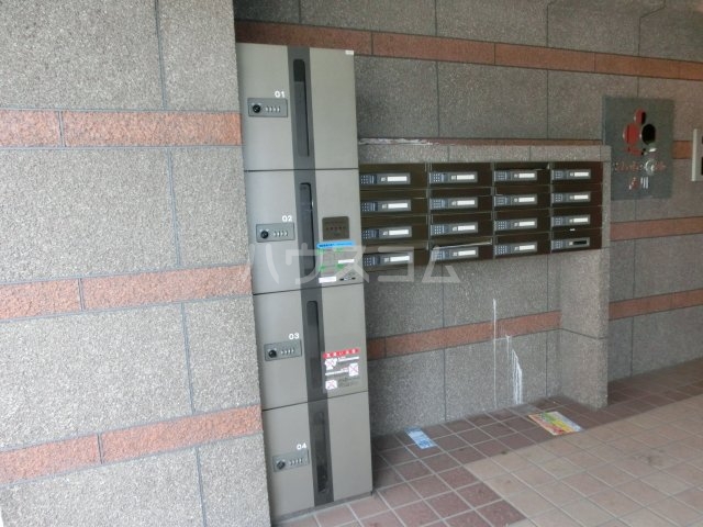 21/27 エントランス