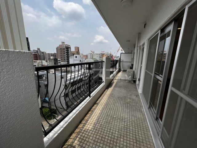 17/28 バルコニー