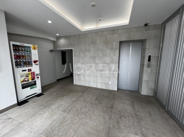 25/28 エントランス