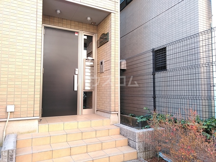 13/15 エントランス