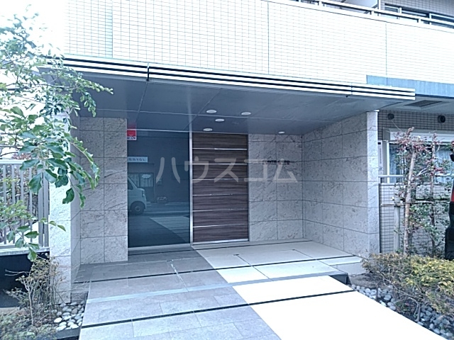 20/30 エントランス