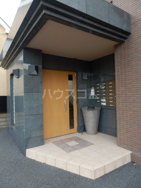 19/28 エントランス