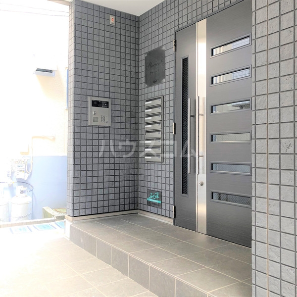 20/29 エントランス