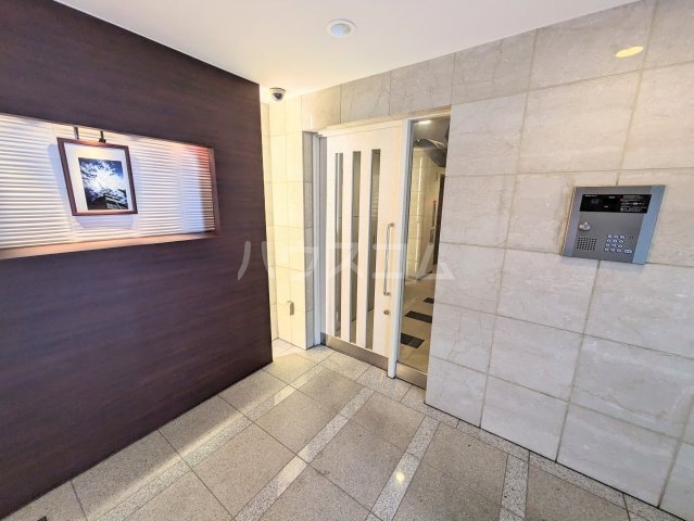 22/30 エントランス