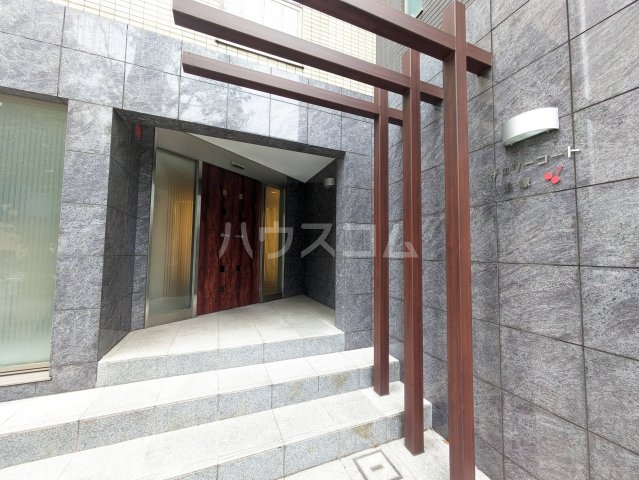 23/30 エントランス