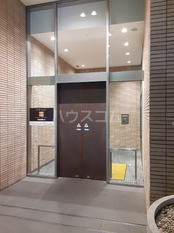 25/30 エントランス