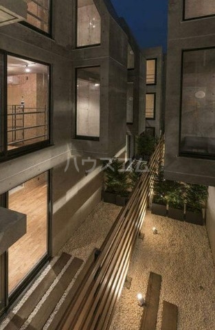 15/22 エントランス