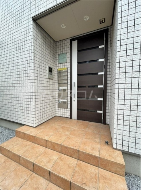 2/3 エントランス