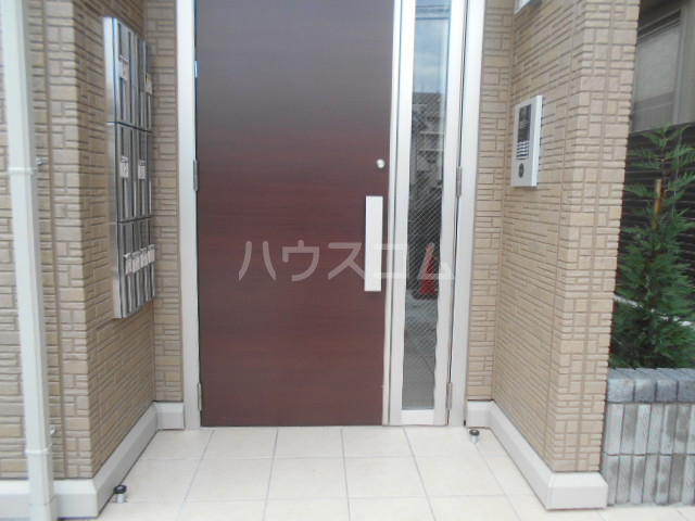 2/4 エントランス