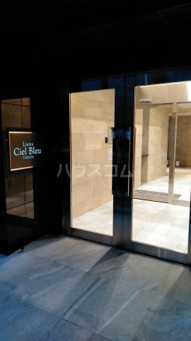 24/29 エントランス