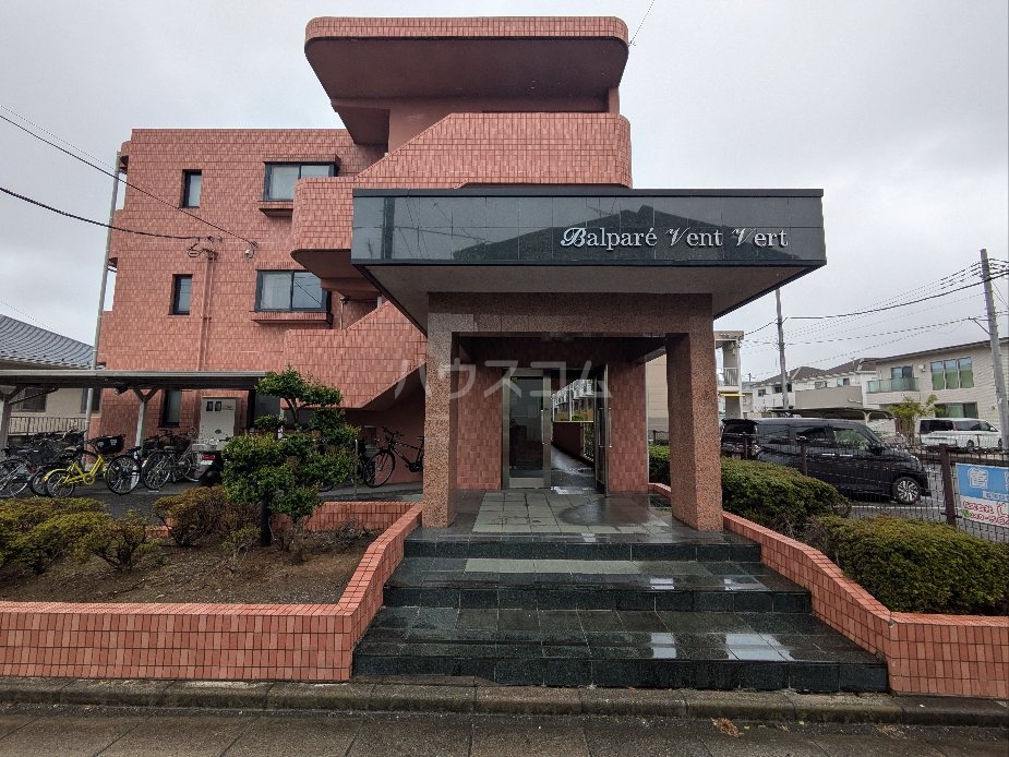 24/30 エントランス