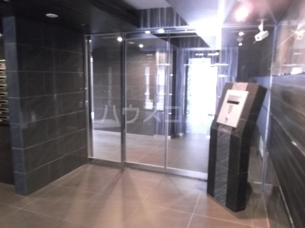 17/27 エントランス