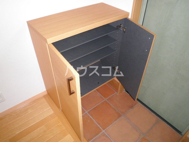 13/28 玄関