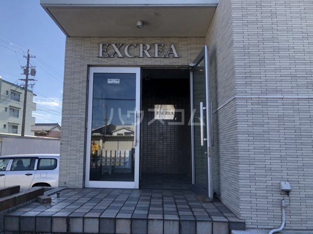 19/27 エントランス