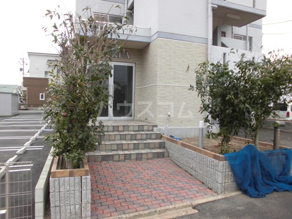 21/29 エントランス