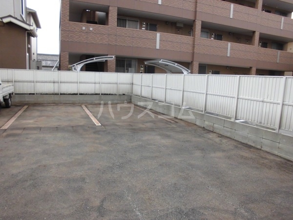 22/29 駐車場