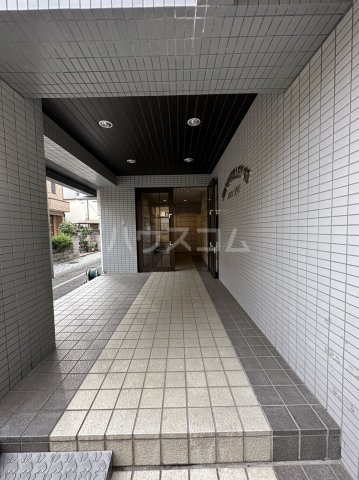 19/27 エントランス