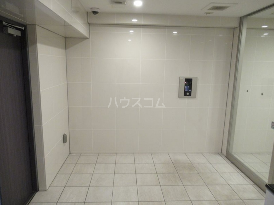 16/22 エントランス