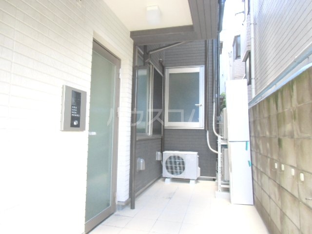 21/26 エントランス