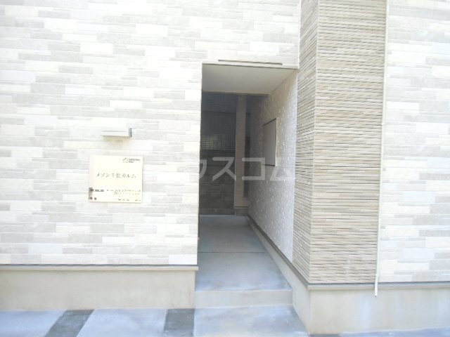 22/28 エントランス