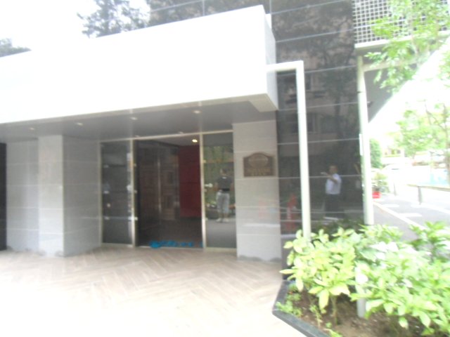 20/30 エントランス