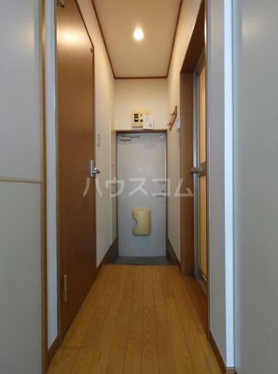 13/26 玄関