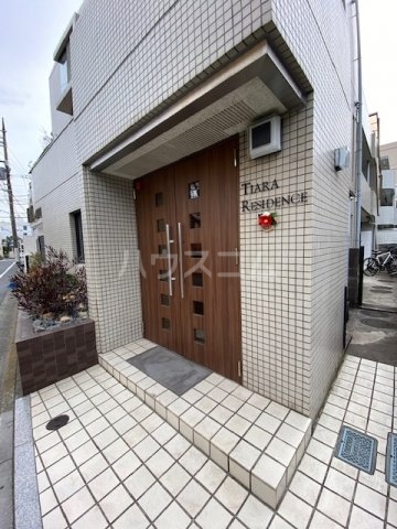 22/25 エントランス