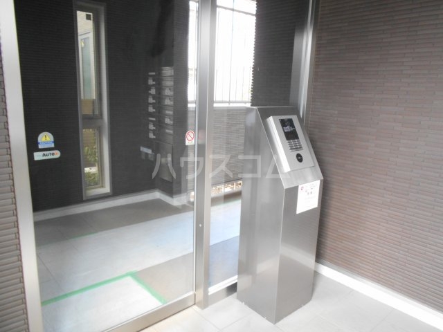 2/4 エントランス