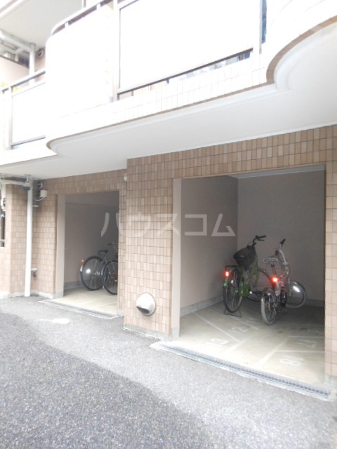 2/3 駐車場