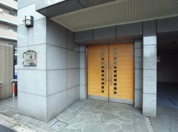 14/23 エントランス