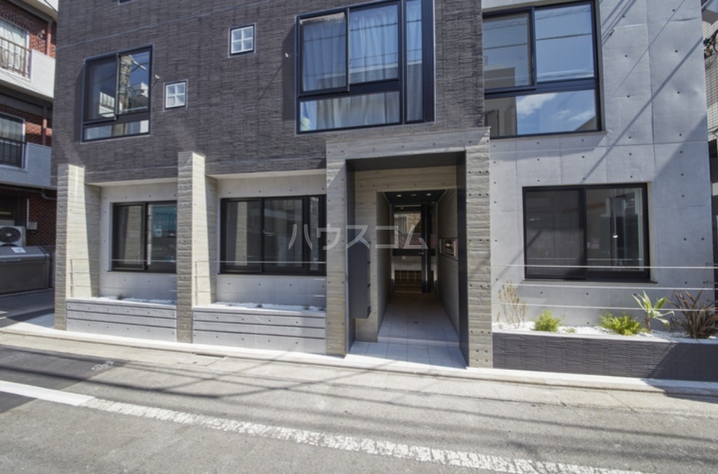 21/28 エントランス