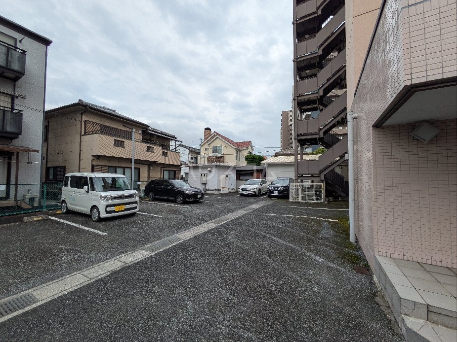 26/30 駐車場
