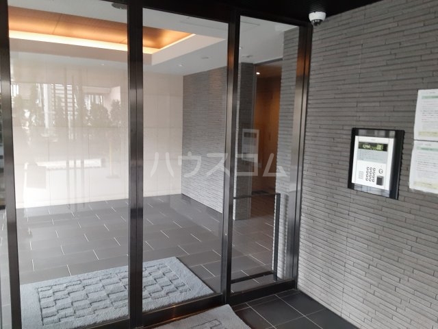 26/30 エントランス
