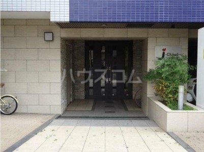 18/22 エントランス