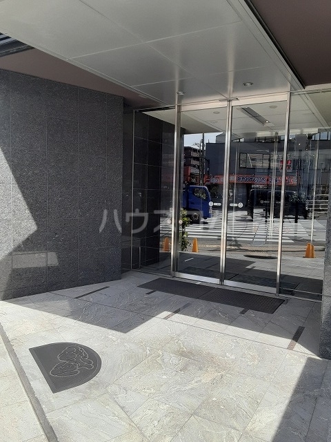 25/30 エントランス