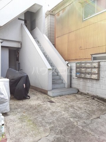 14/18 エントランス