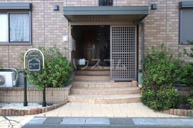 2/4 エントランス