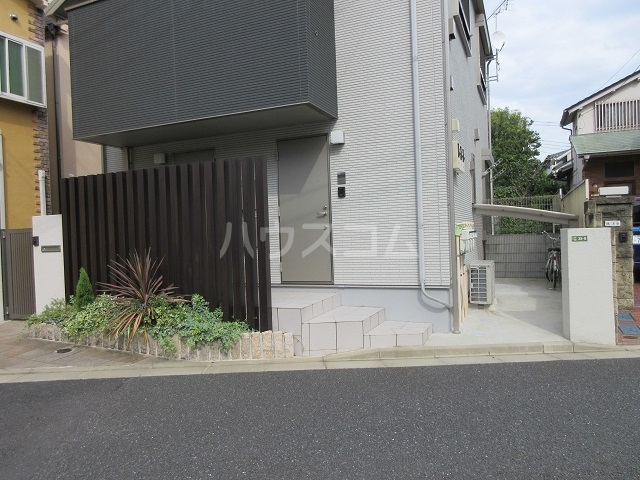 2/3 エントランス