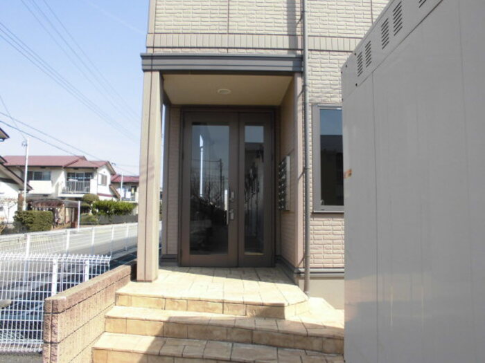 23/30 エントランス