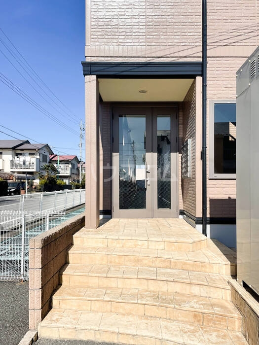 26/30 エントランス