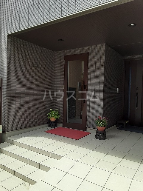 2/3 エントランス