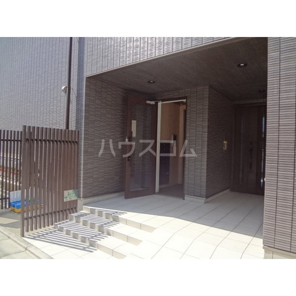 17/20 エントランス