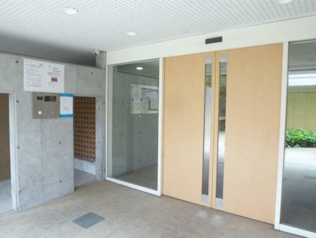 19/29 エントランス