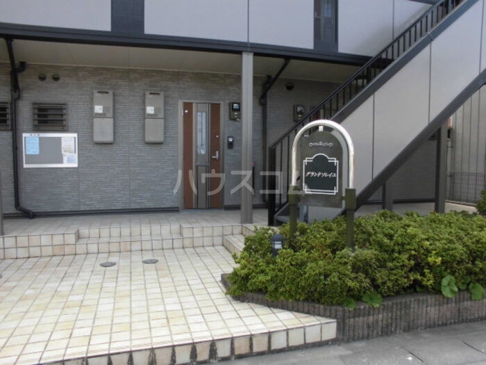 17/27 エントランス