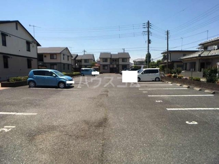 28/30 駐車場