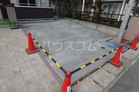 16/23 駐車場