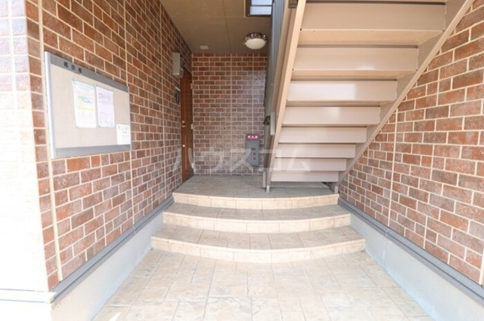 18/29 エントランス