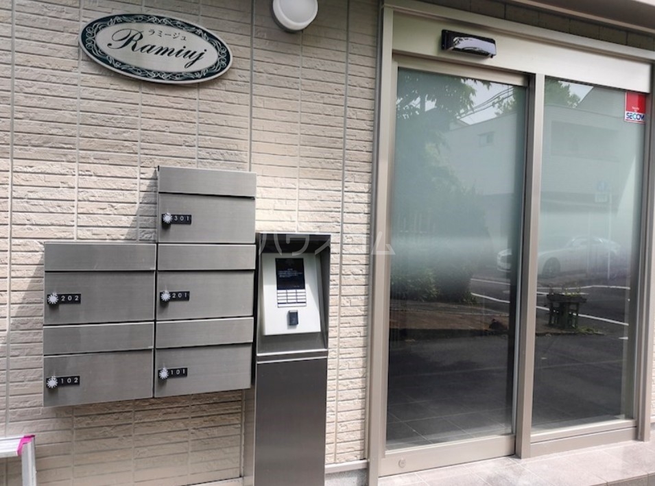 19/22 エントランス